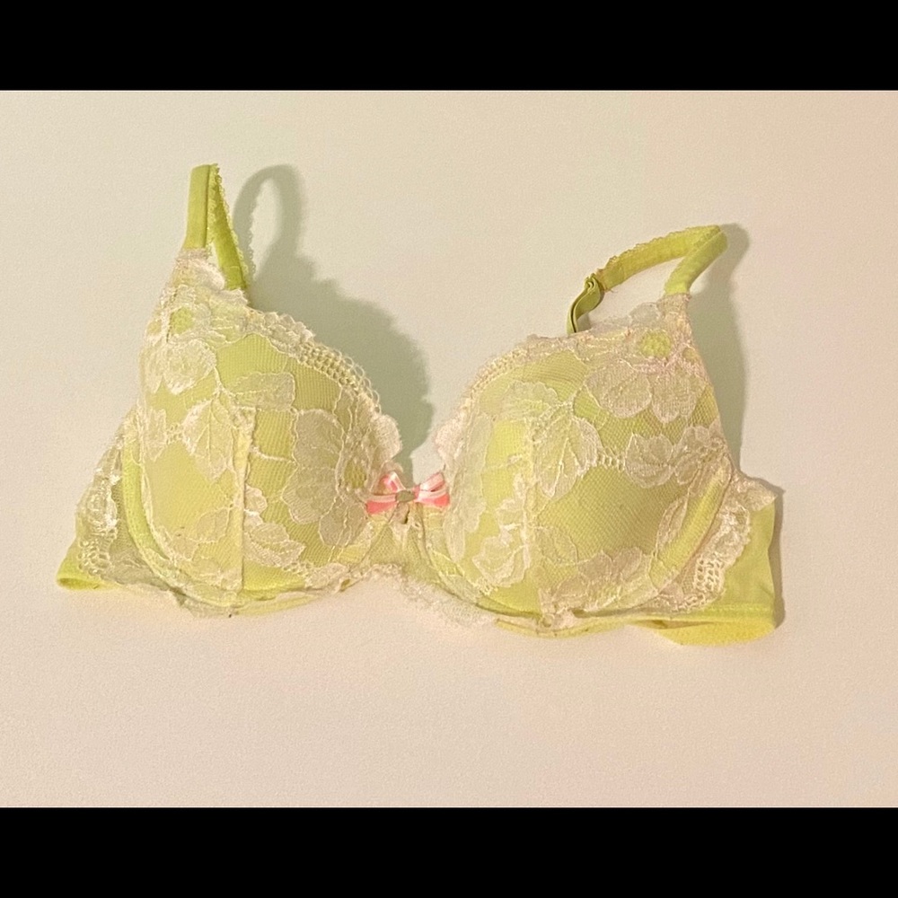 36b Body by Victoria’s Secret Bra Lined Demi Lace